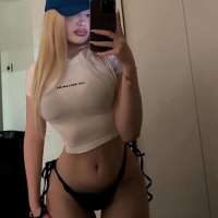 Beyaz tenli  Mila seksi escort