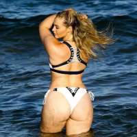 Yeşil gözlü seksi bayan Sahra